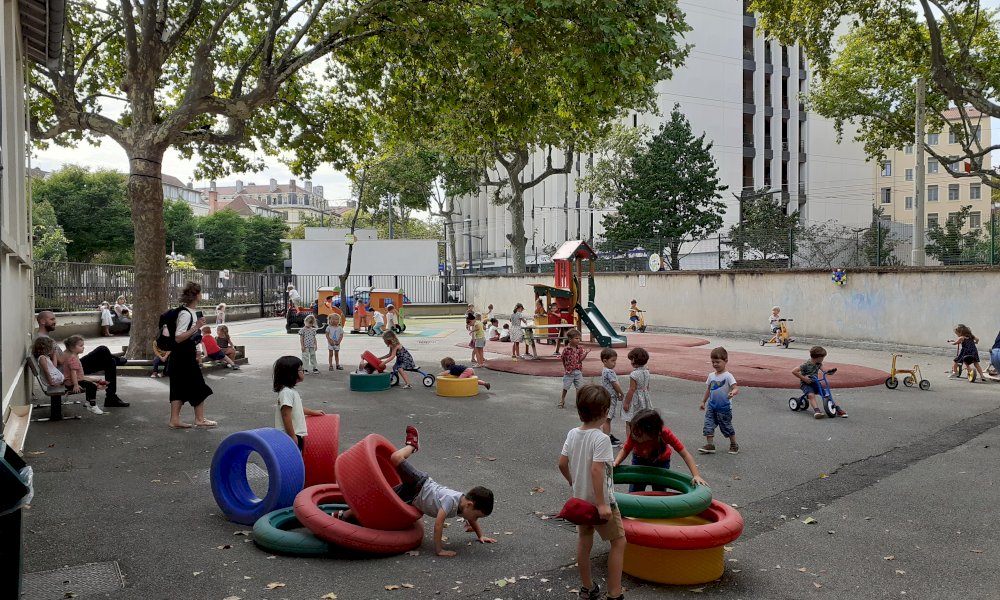 Réciprocité - Récipro-Cité - AMO concertation – Co-construction des programmes d’aménagements végétalisés des cours d’écoles de la Ville de Lyon 